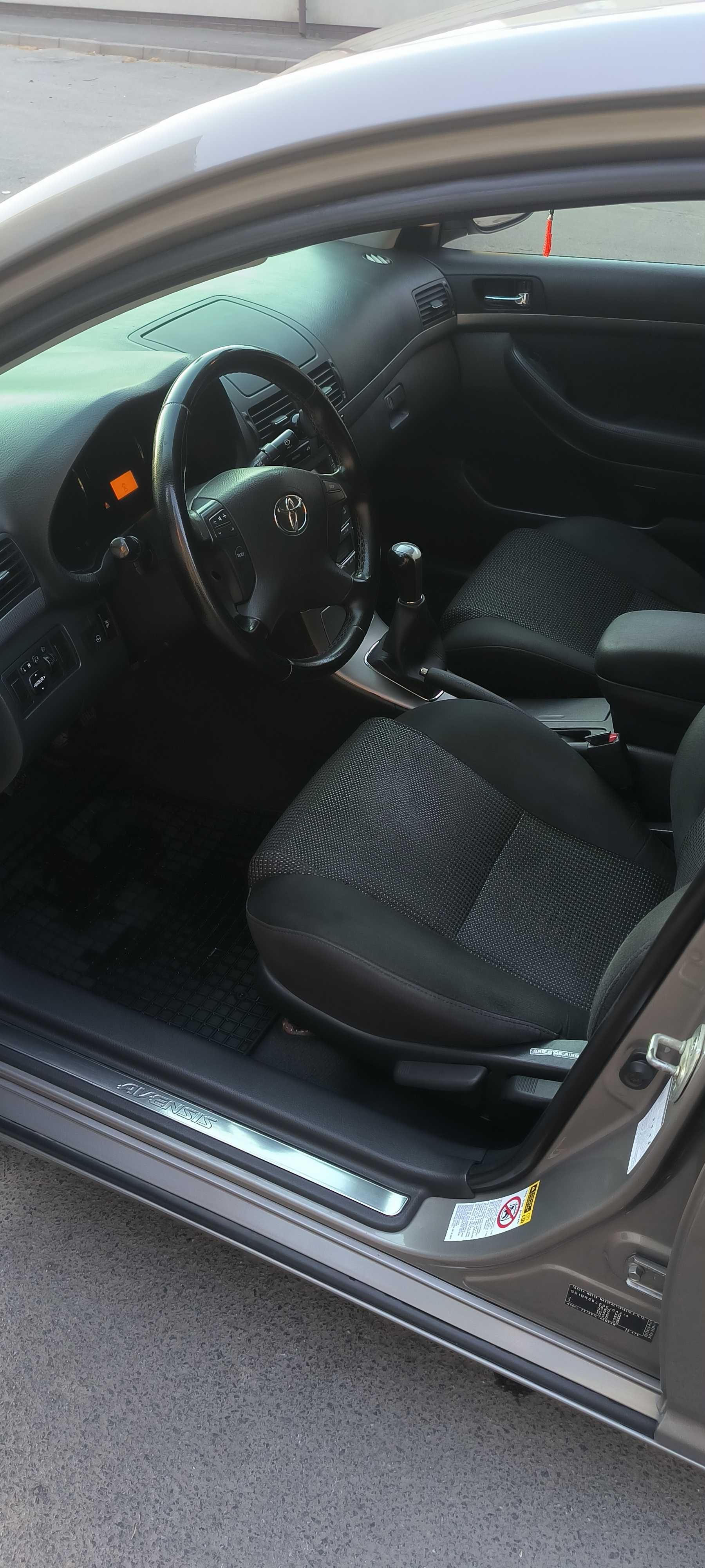 Продам Тойоту Авенсіс