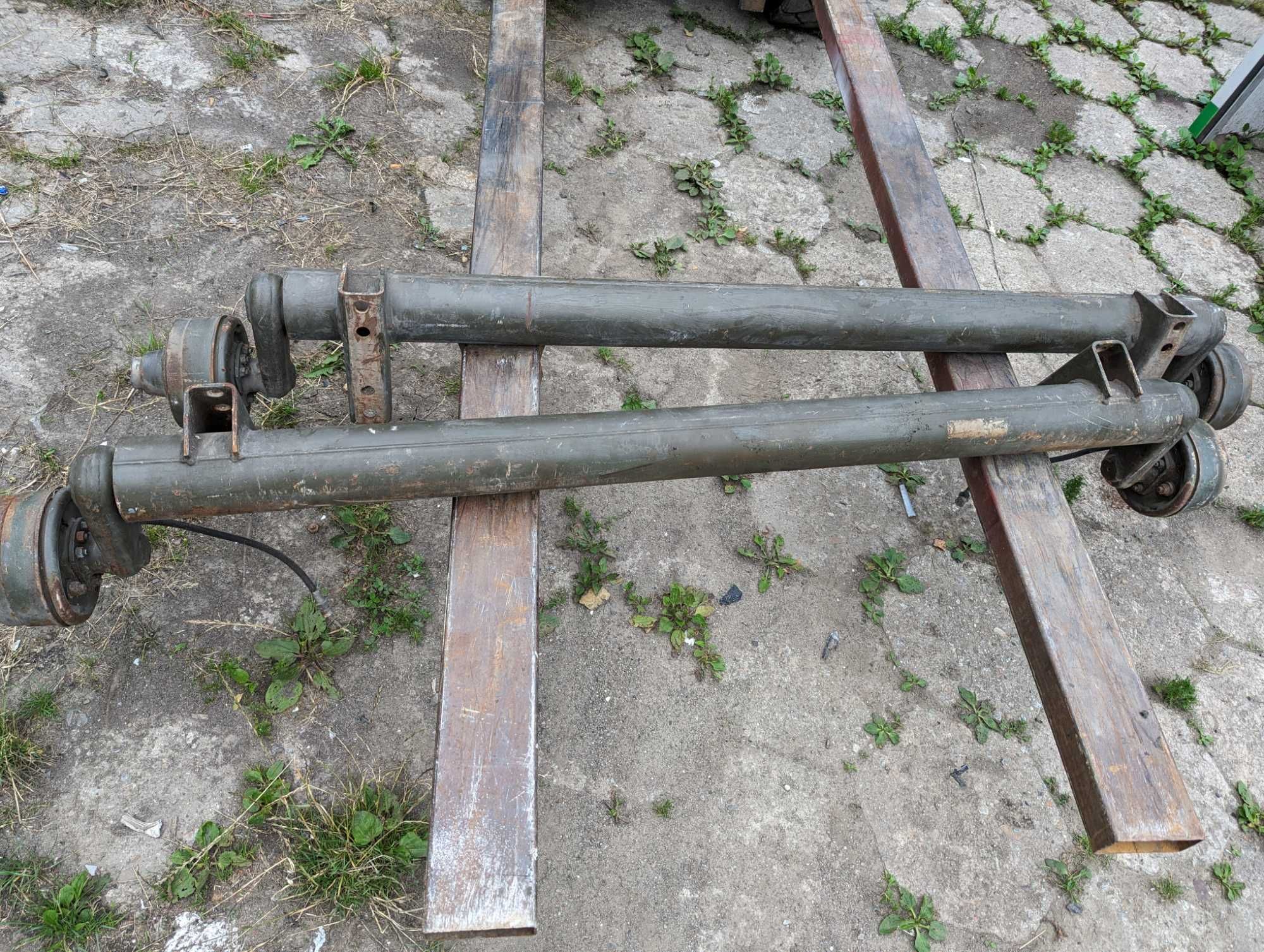 MKE Maschinenbau Niemieckie osie do przyczepy