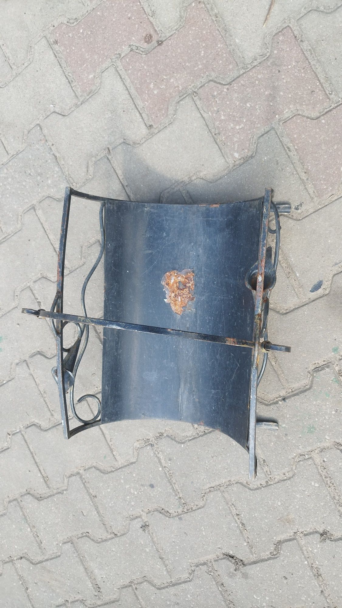 Kosz,stojak metalowy na drewno .
