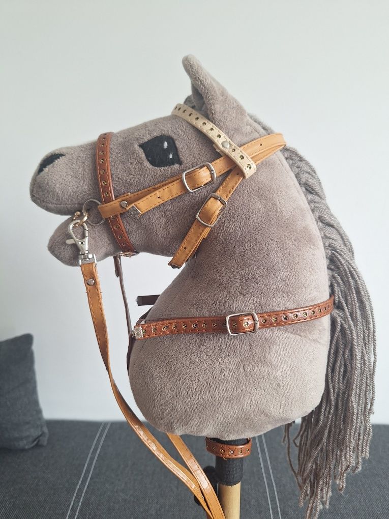 GRATISY+Hobby horse A4 ogłowie napierśnik wodze