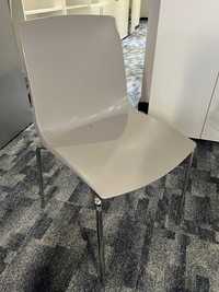 Krzesło ARI plastikowe do poczekalni przychodni gabinetu
