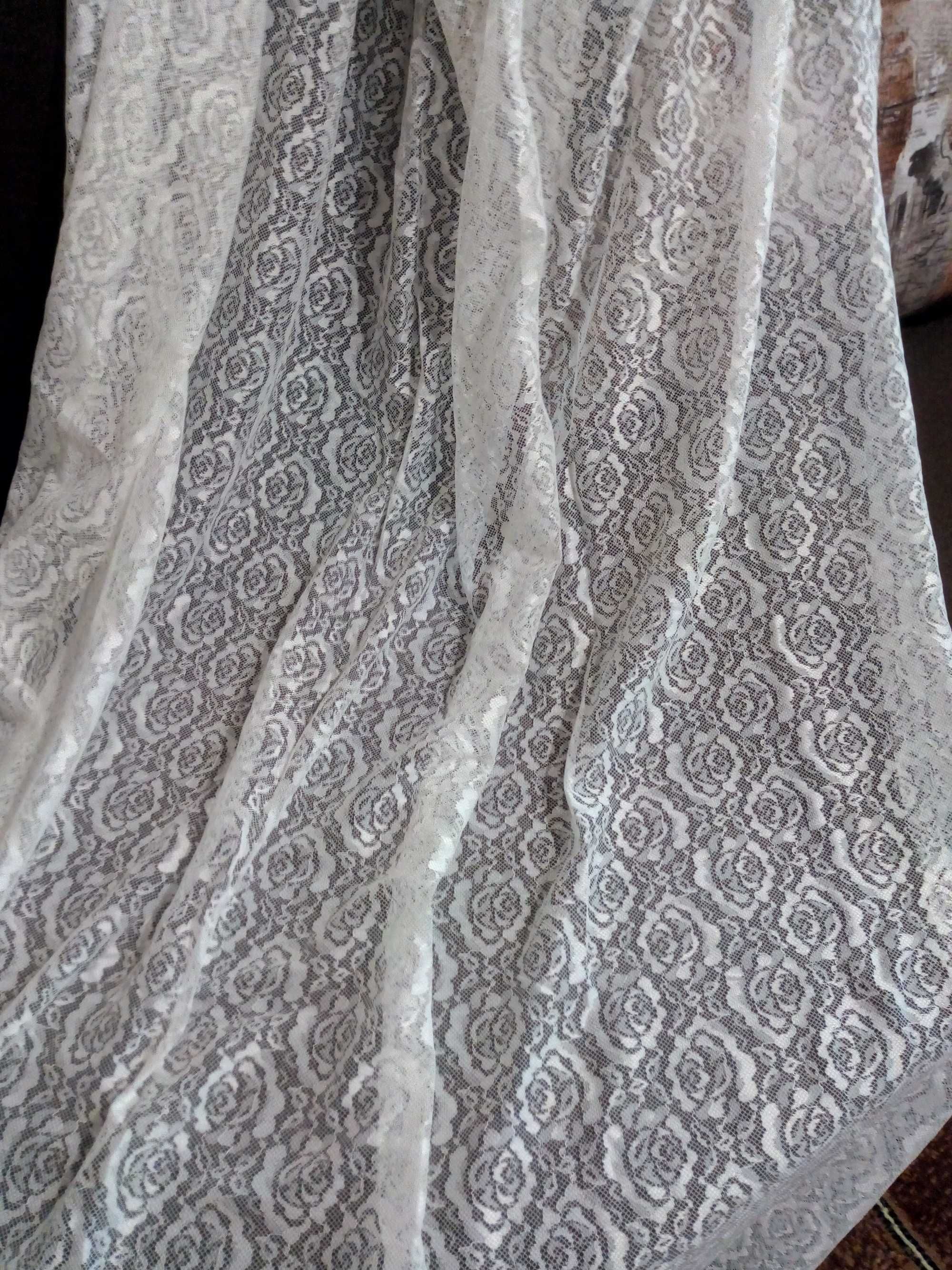 Натуральный шелковый ажурный гипюр белого цвета длина 190 ширина 140