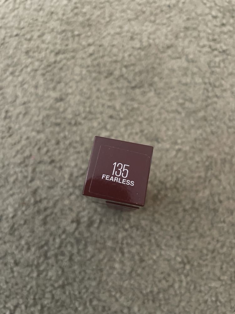 Blyszczyk matowy Maybelline Superstay Vinyl Ink 135 fearless 1407