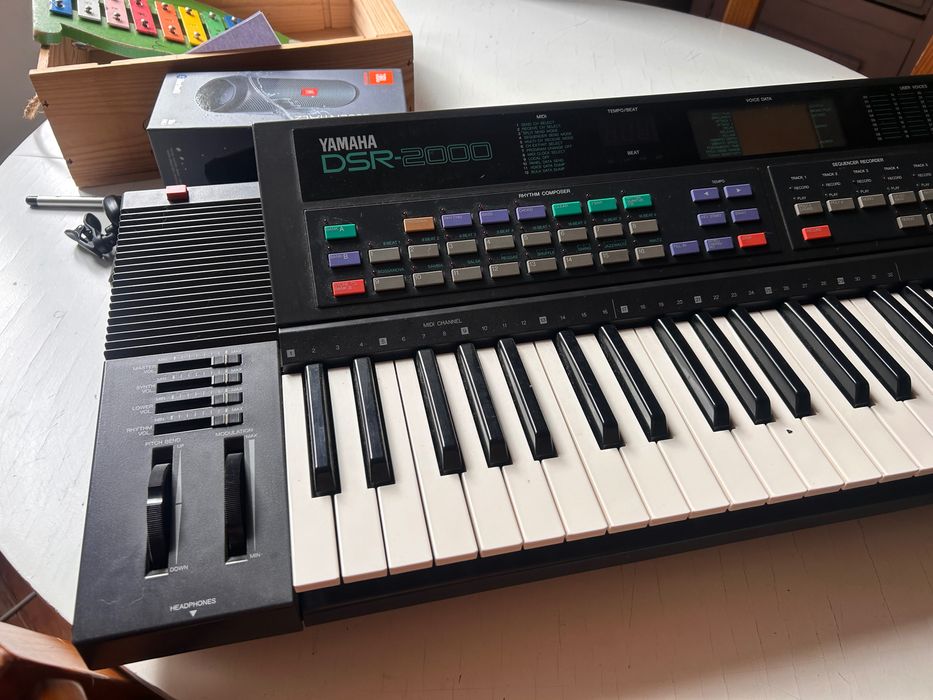 Teclado Yamaha dsr 2000