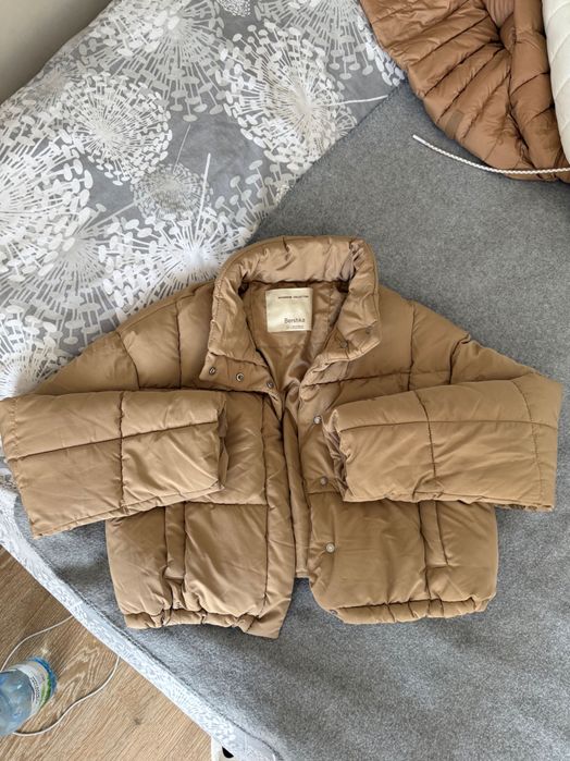 Коротка,тепла куртка від Bershka