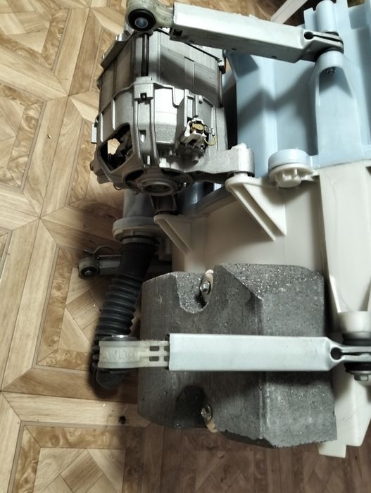 на запчастини  оригінали стіральна  siemens IQ500