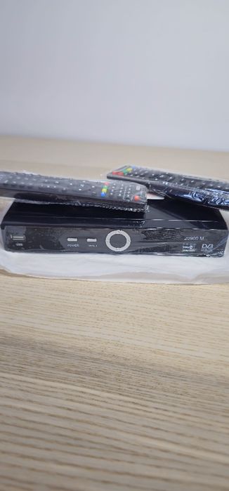 Nowy tuner satelitarny Full HD Echosat (HDMI, SCART, 2 piloty)