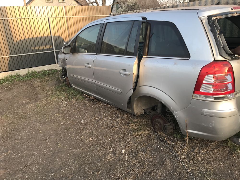 Разборка розборка шрот Opel zafira 2011г 1.7 cdti опель