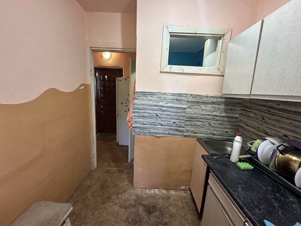 Продам 1 кімнатну біля парку вул. Сухомлинського 3 поверх