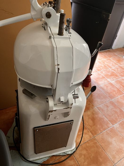 Maquina de fazer pão, usada apenas 3/4 vezes