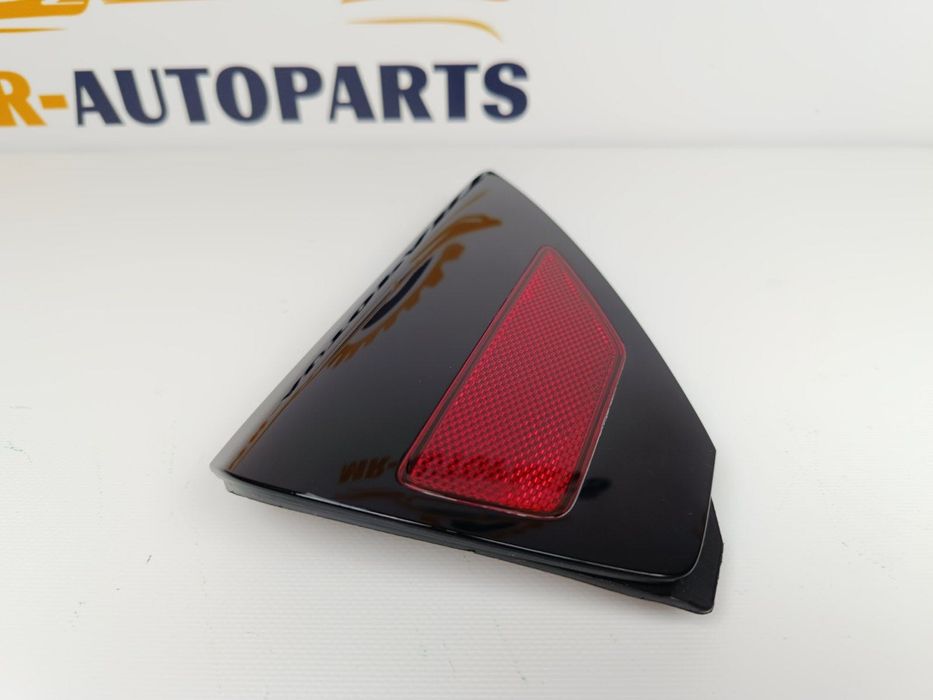 Відбивач катафот заднього правого крила Tesla Model 3/Y ОРИГІНАЛ