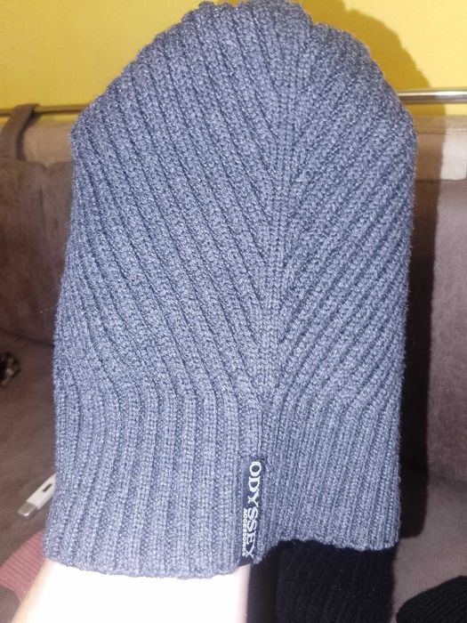 Продам шапки женские
