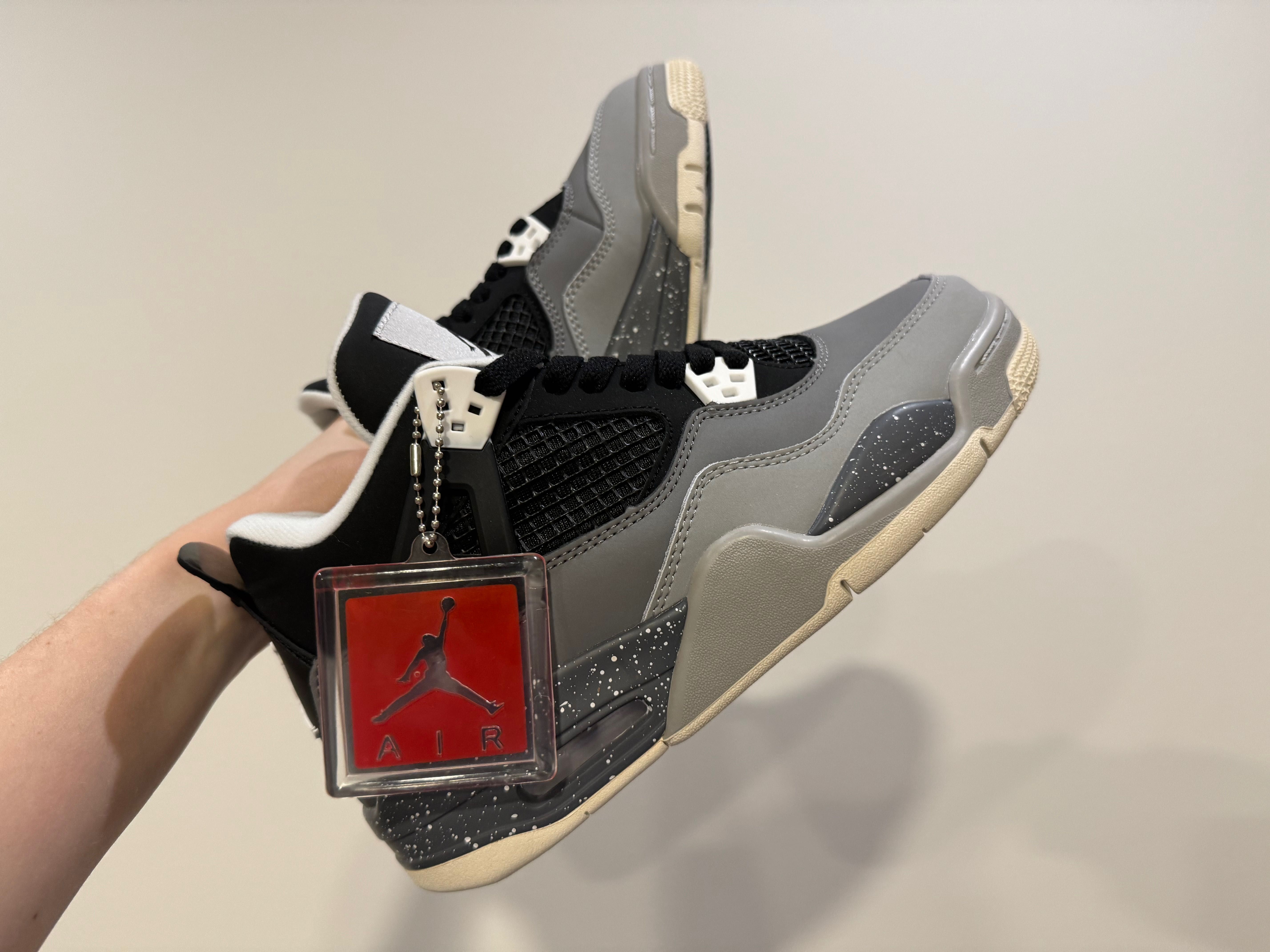 Buty Nike Air Jordan 4 Retro "Fear Pack" r. 39