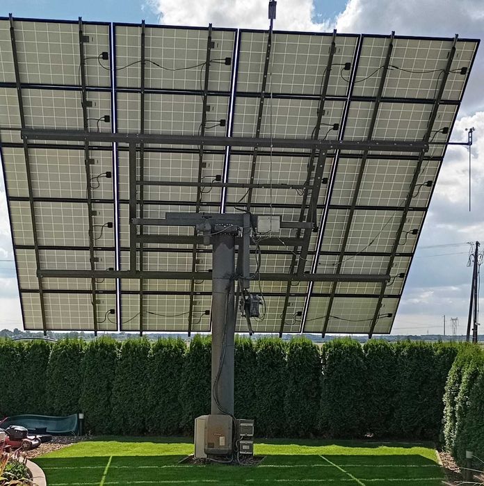 Tracker fotowoltaiczny 6,725kWp - konstrukcja, panele, falownik