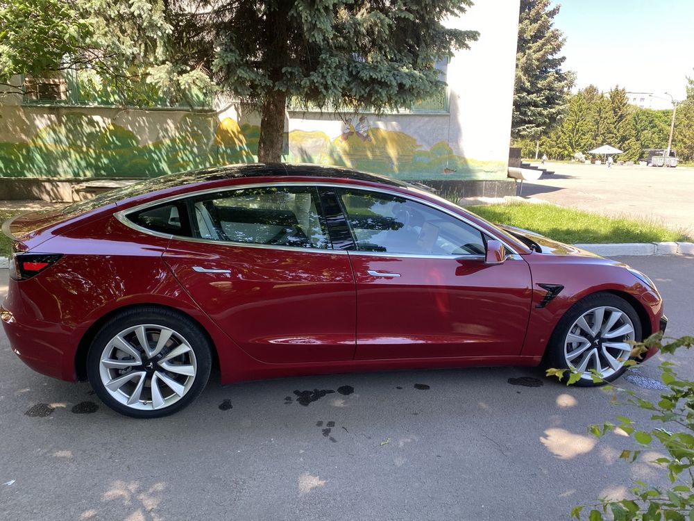 Продам Tesla model 3 Dual Motors