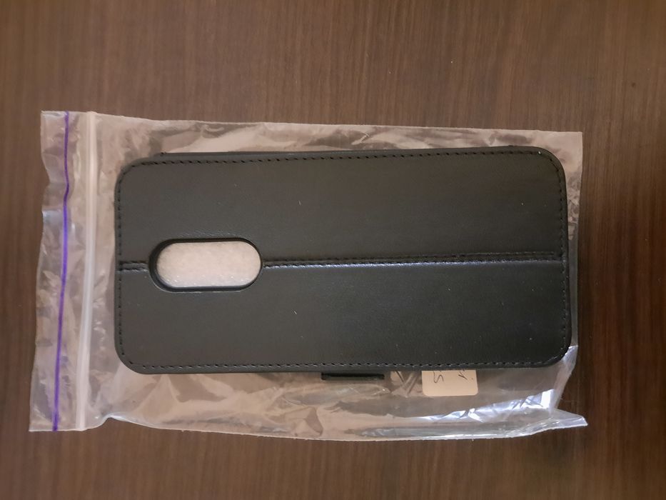 Чехол для телефона Xiaomi Redmi 5 Plus черный книжечкой