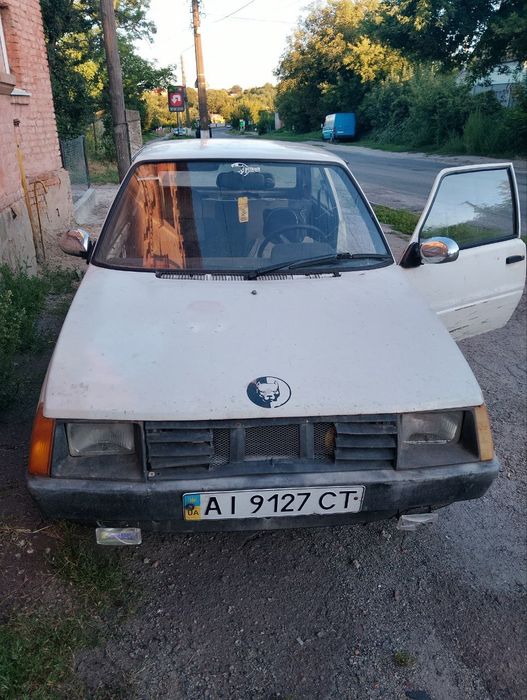 Таврія 1102.     .