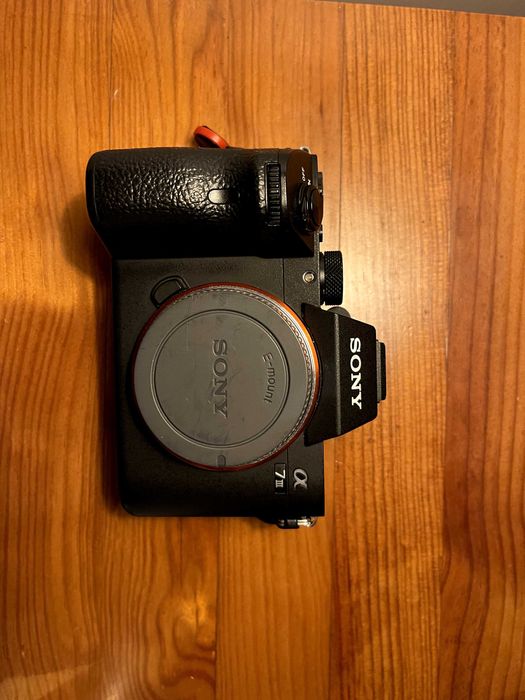 Sony A7III como nova