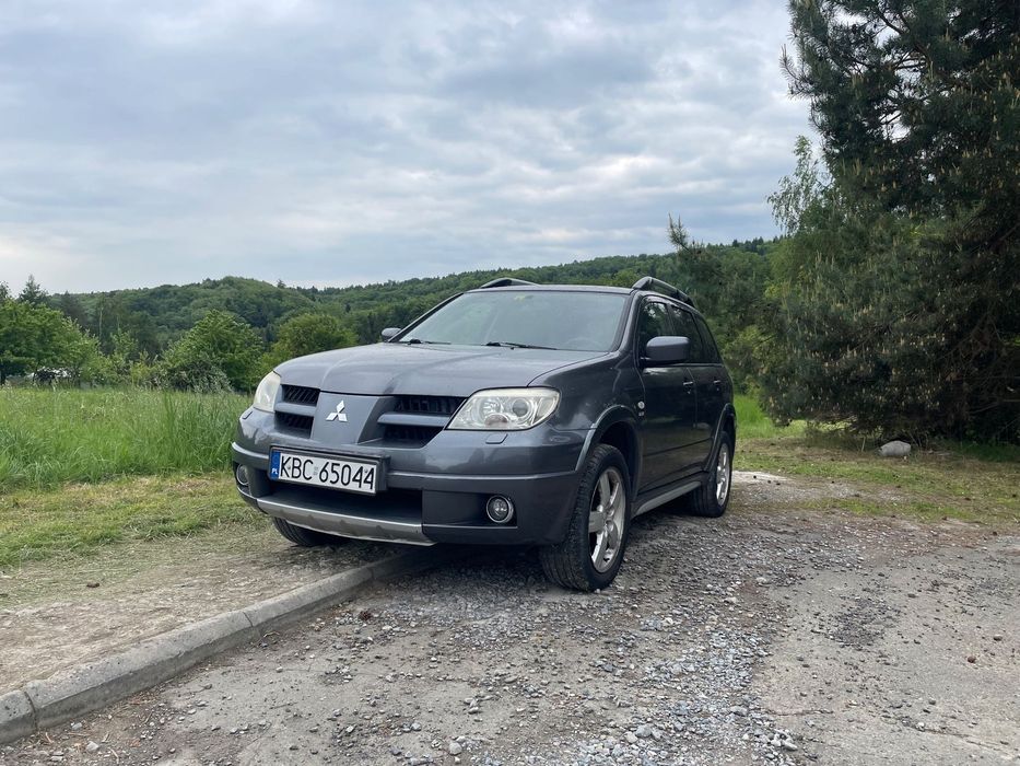 Mitsubishi Outlander Nieugięty Misiek 4x4