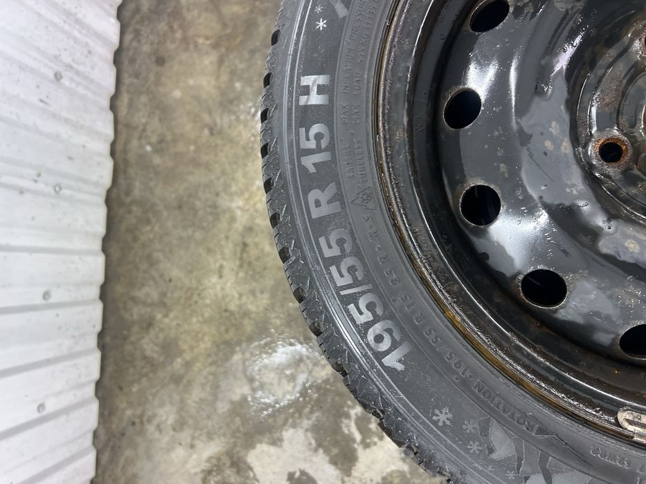 Продам Гуму 195/65R15 Зима SEMPERIT