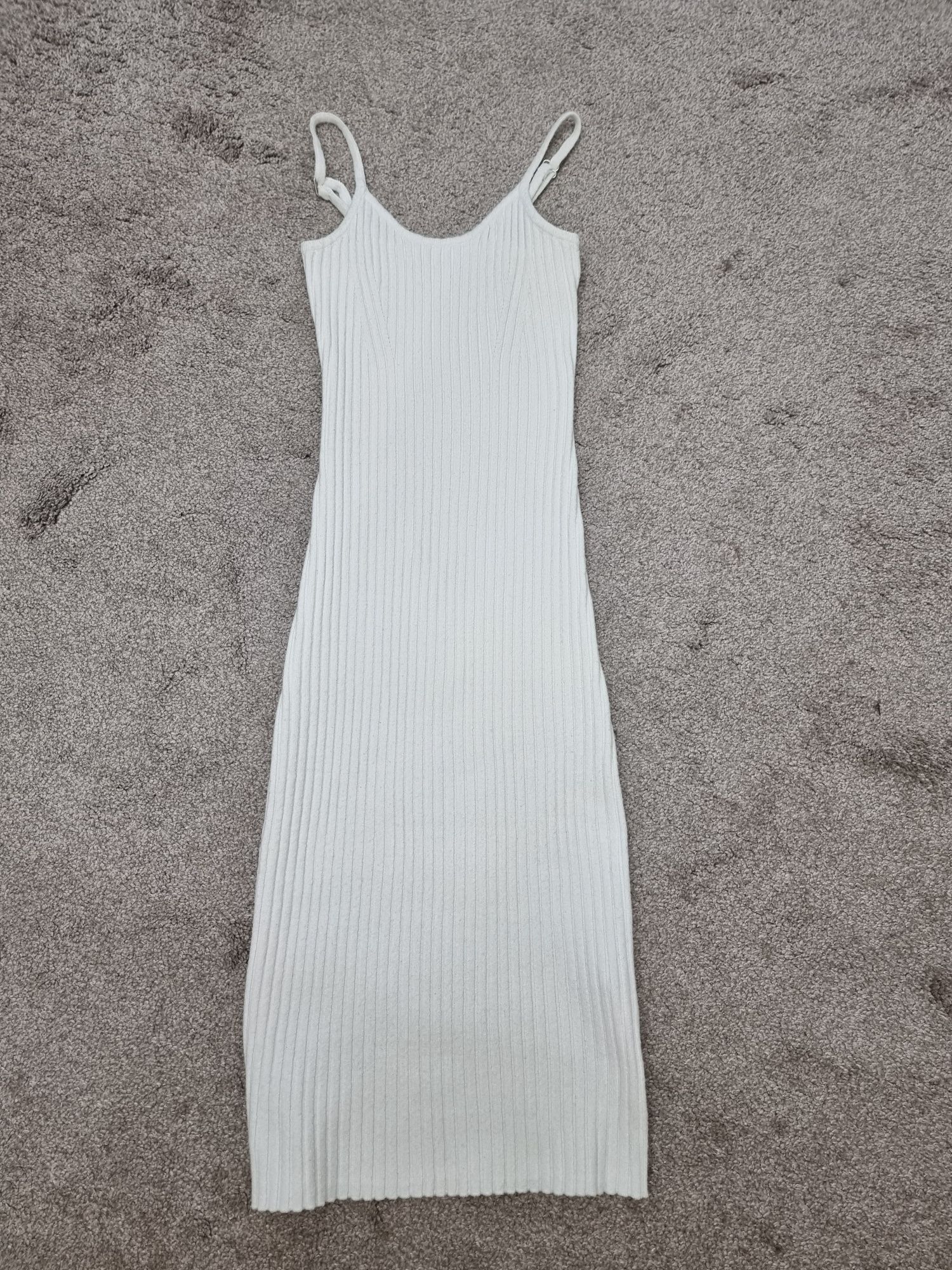Стильное вязаное белое платье рубчкик Morgan xs-s