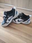Nike air monarch
