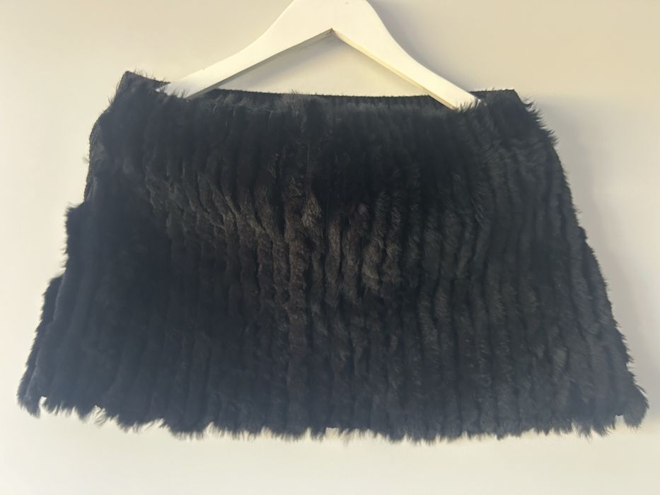 Gola Marella em pele e malha