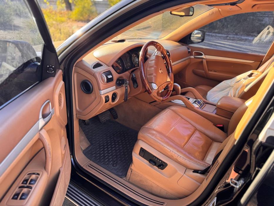Продам Porsche Cayenne