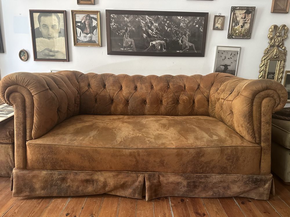 Sofá Chesterfield de 2 lugares