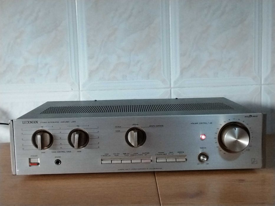 Amplificador integrado Luxman L-205