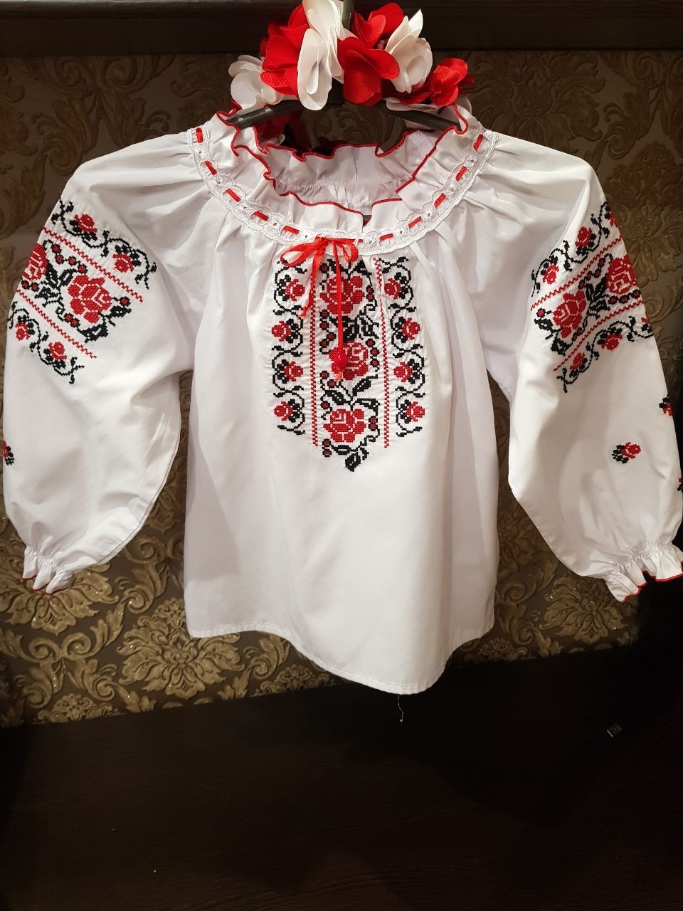 Костюм вишиванка, сорочка, юбка.