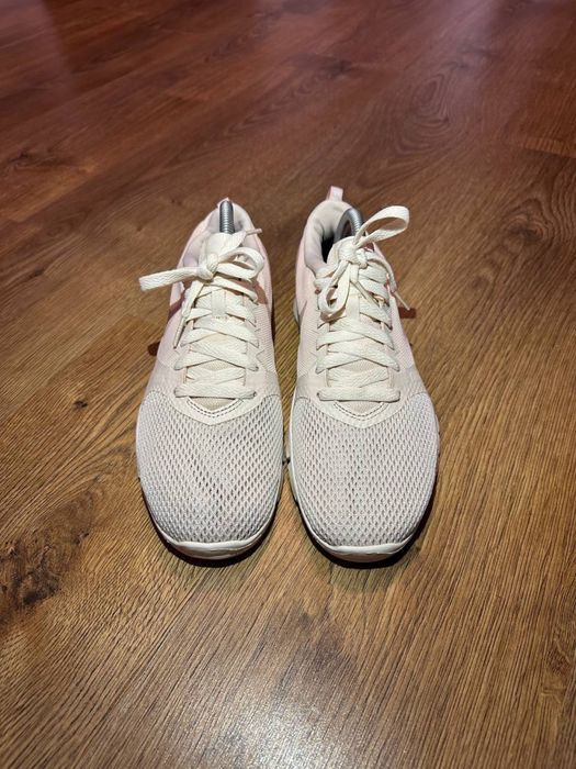 Кросівки Nike Wmns Flex Essential Tr