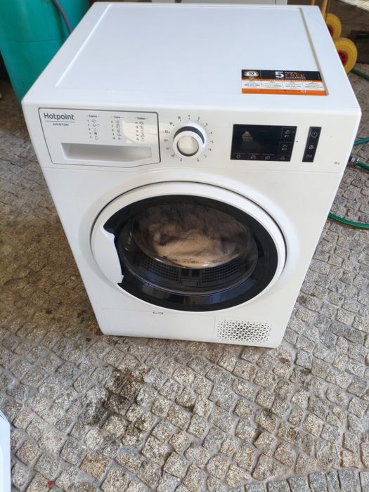 Máquina de Secar Roupa HOTPOINT– 9kg | Excele