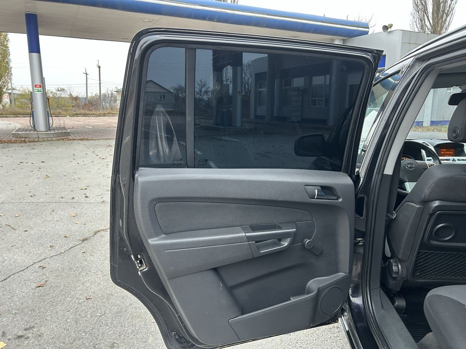 Opel zafira 2010 1.9tdi