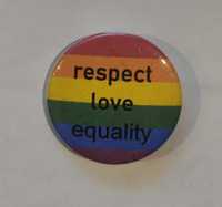 Przypinka: respect love equality