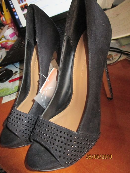 Sapatos de senhora Stradivarius, nº 36 - novos