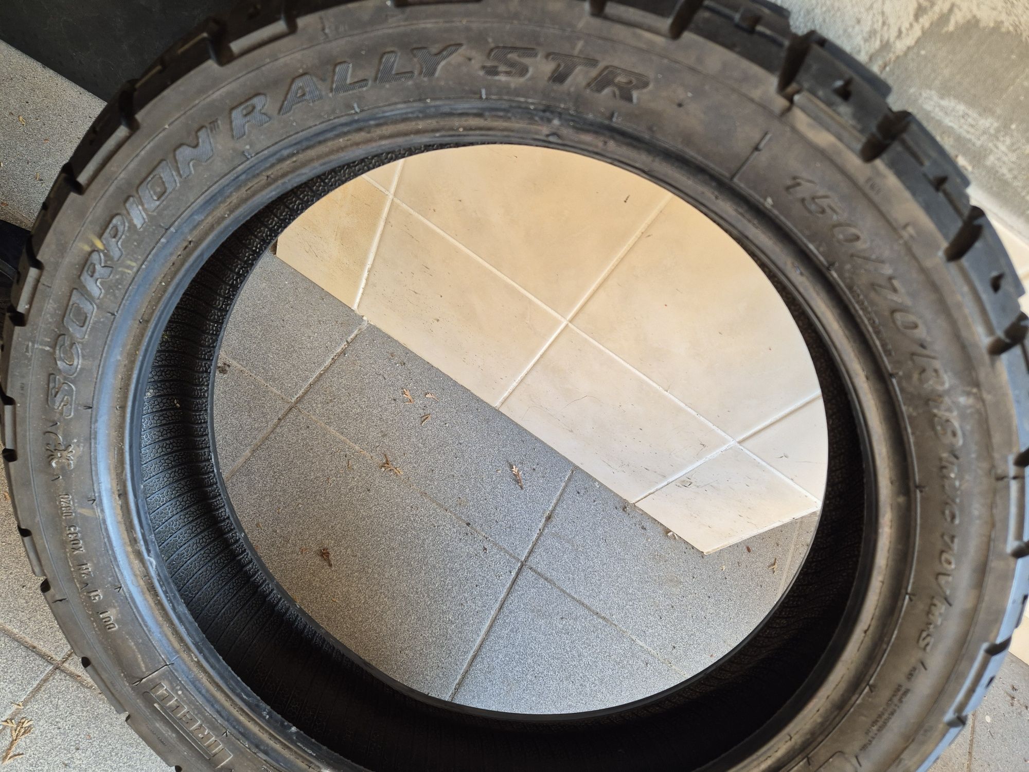 Mitas C-19 r21  Pirelli Scorpion r18 r21