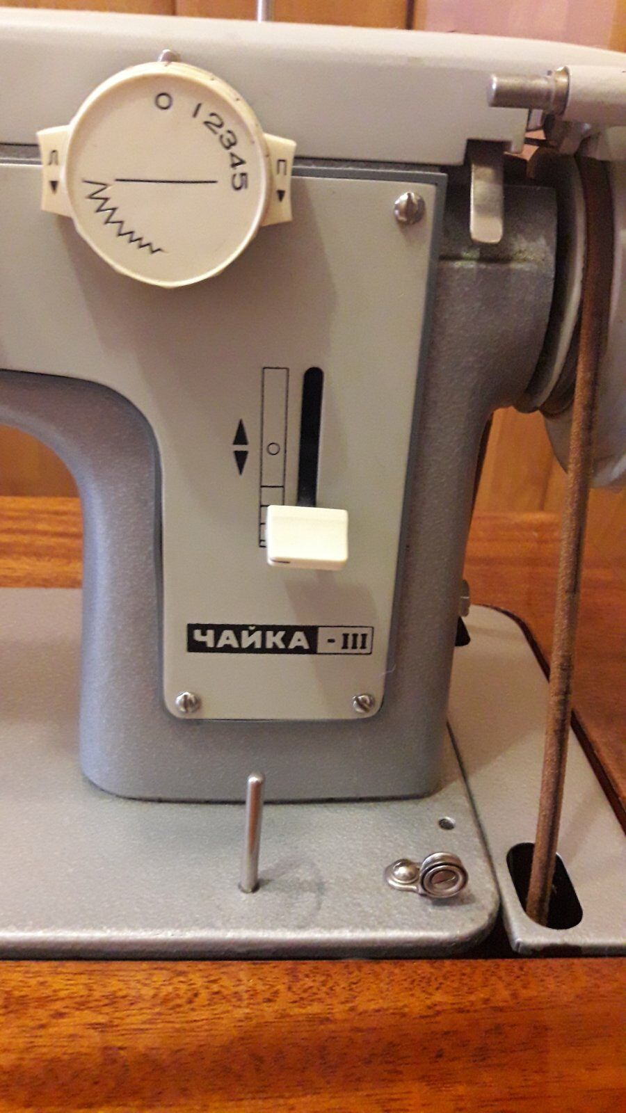 Швейная машина Чайка с ножным приводом и подсветкой