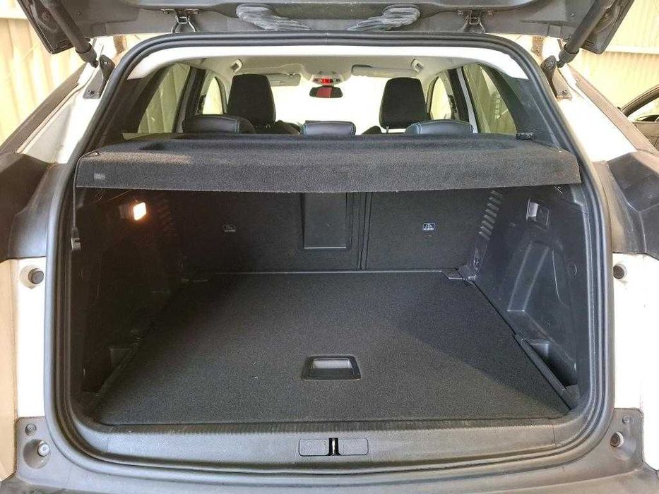 Peugeot 3008 1.2i 130cv ALLURE ** EXCELENTE OPORTUNIDADE*