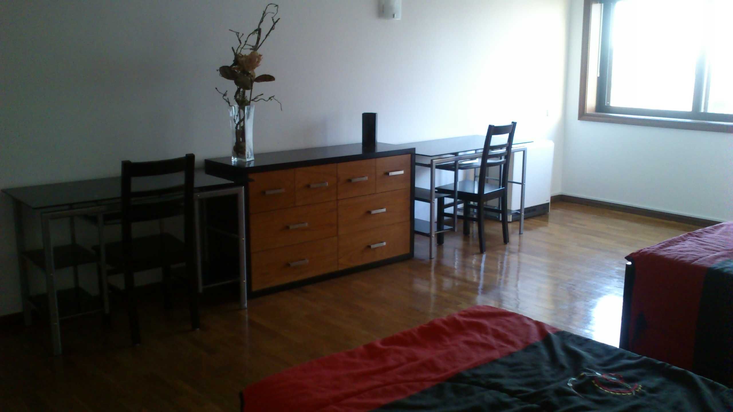 Quarto individual junto ao polo universitário do Hospital São João