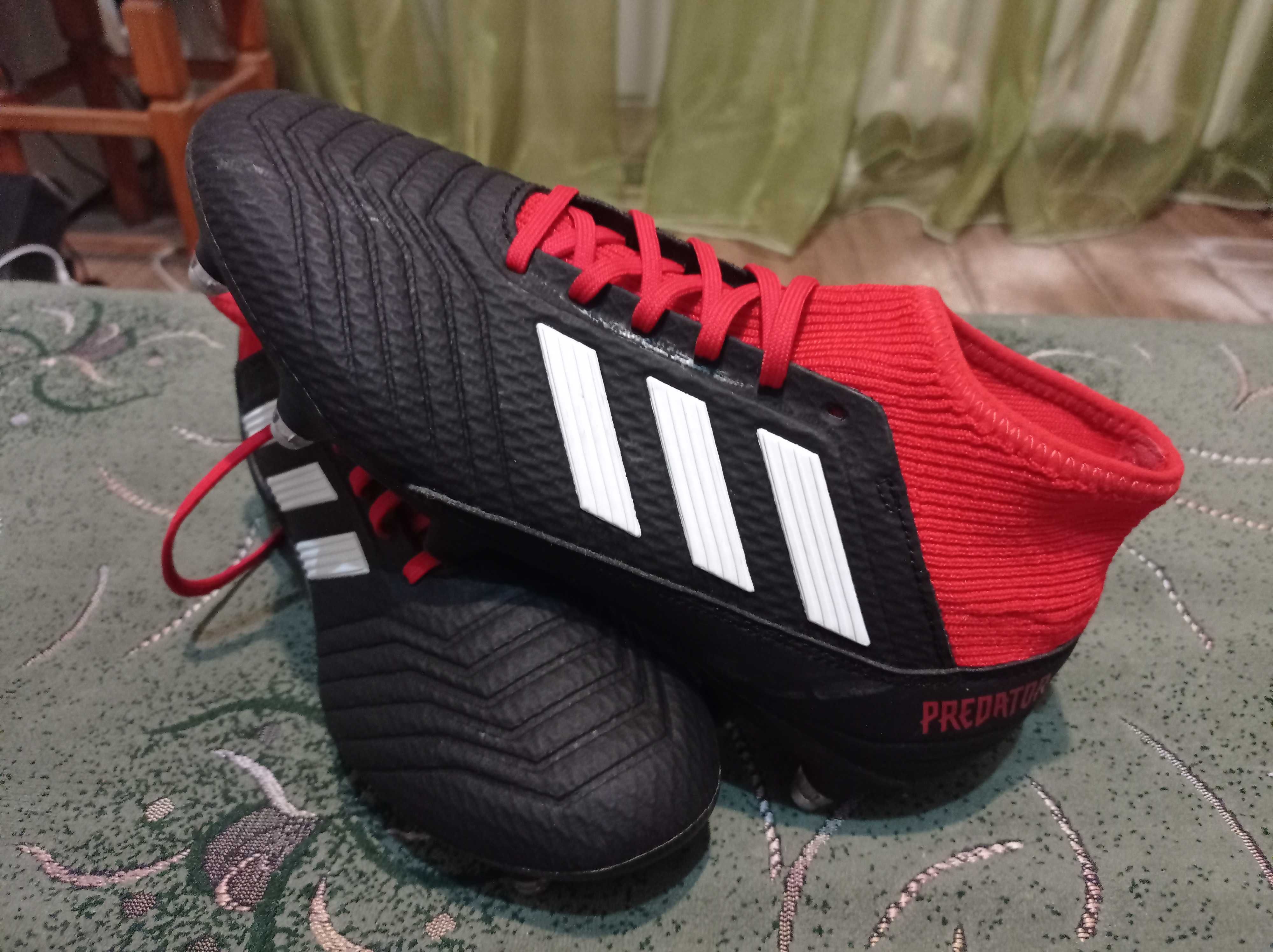 Копочки\гібриди Adidas Predator оригинал размер-40стелька-25см