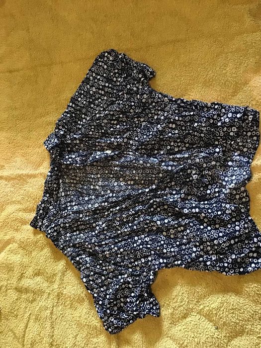 conjunto de blusa e saia tons preto e branco tamanho s