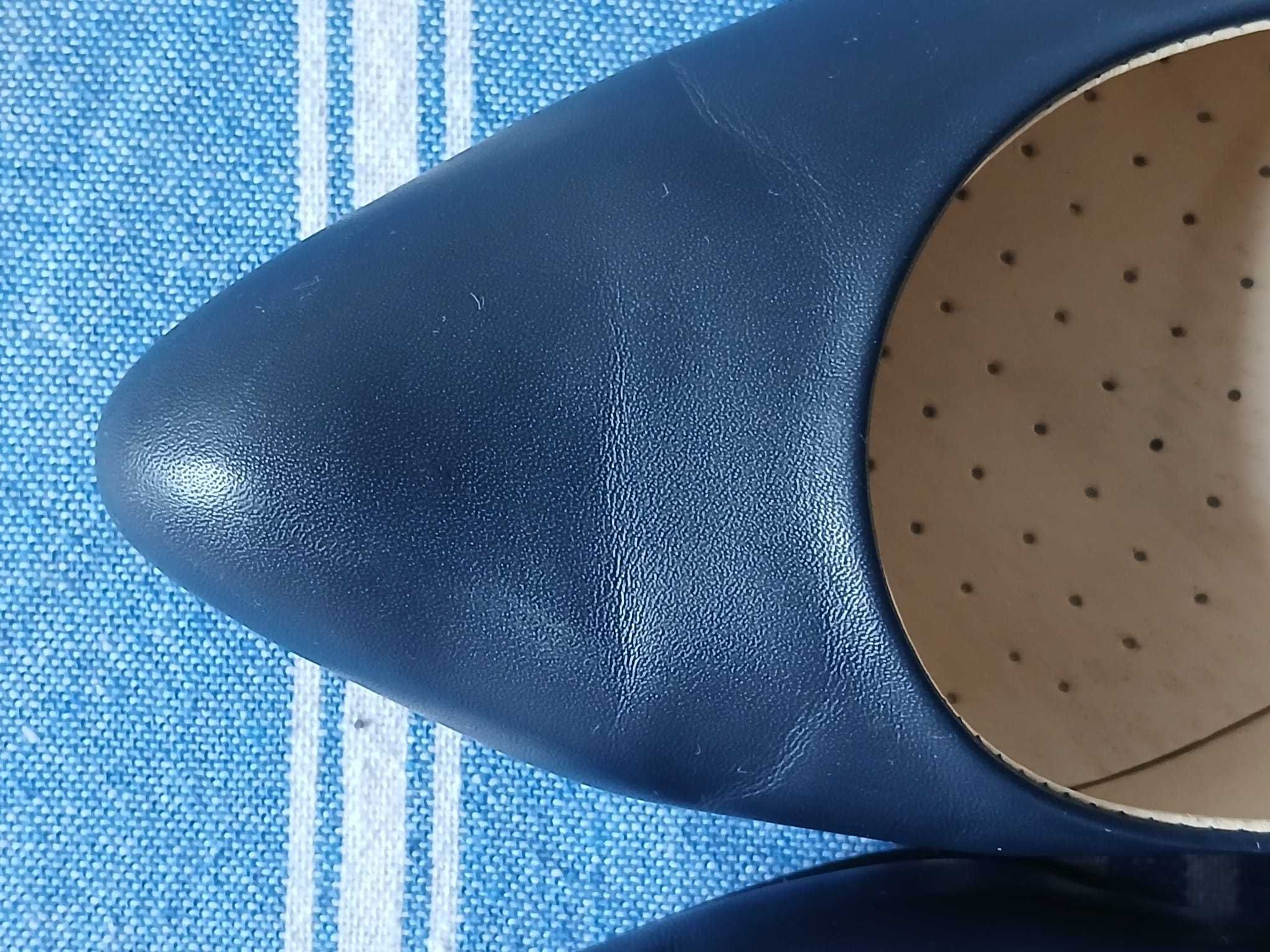 Czółenka skórzane nr 39 granatowe  obcas 6 cm