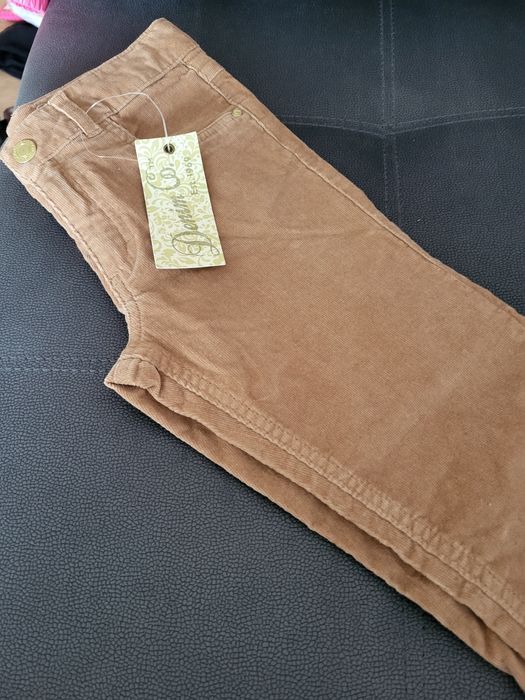 Calças de ganga veludo Camel "Primark"- Tamanho 6-7 anos