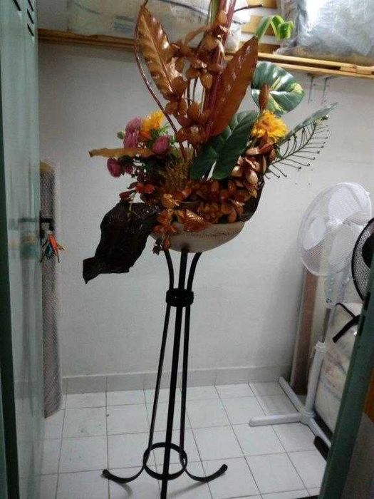 Pedestal em ferro forjado