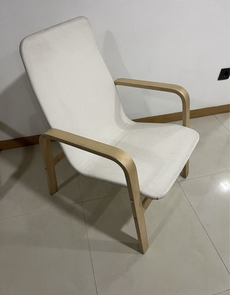 Conjunto de 4 cadeiras em madeira e tecido