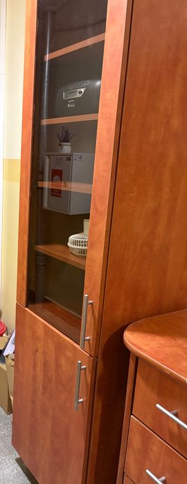 Zestaw mebli- komoda, witryna, dostawka do biura