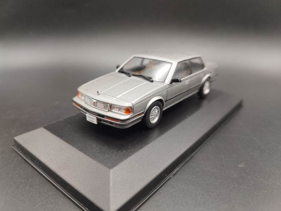 1:43 Altaya Chevrolet Cutlass 1988 gablotka zastępcza