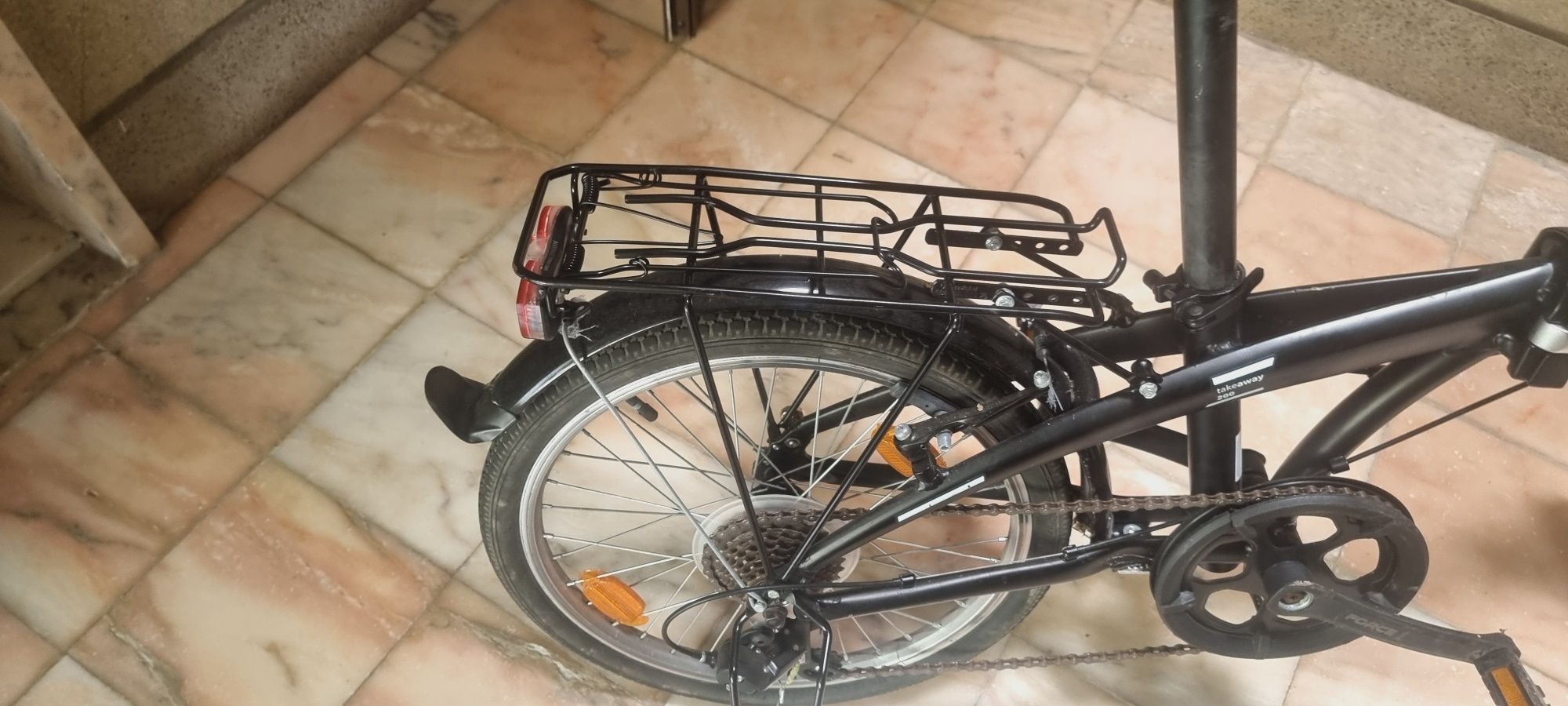 Bicicleta nova em alumínio dobrável preto fosco