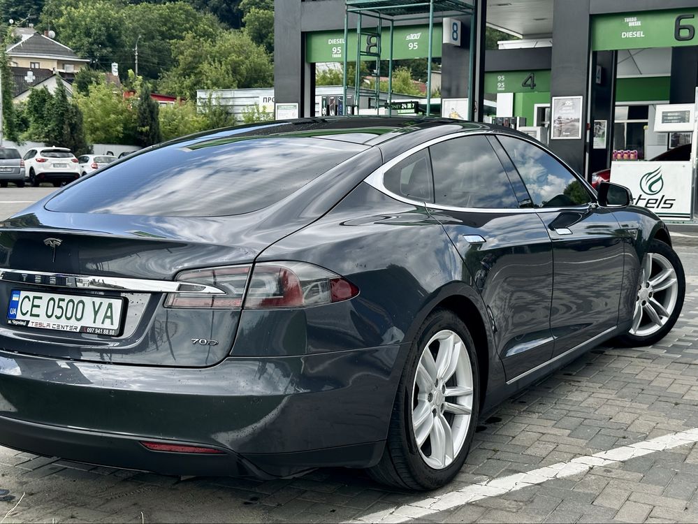 Продаю Tesla Model S 2015 Чернівці Повний Привід 70D